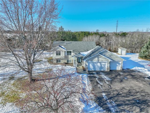 938 Waxon Lane, Hudson, WI 54016