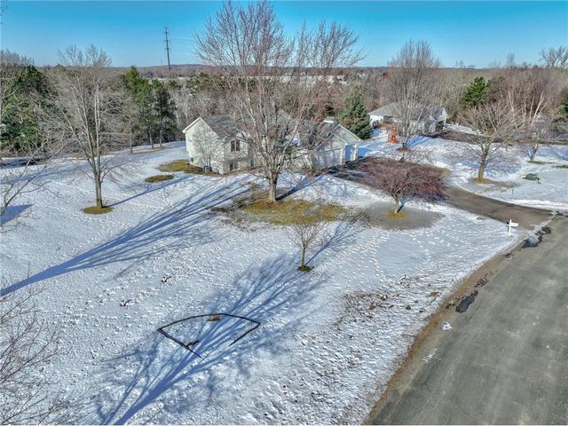 938 Waxon Lane, Hudson, WI 54016