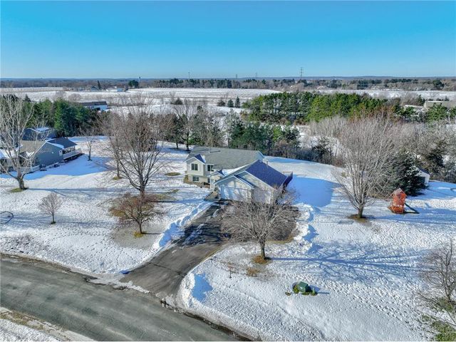 938 Waxon Lane, Hudson, WI 54016