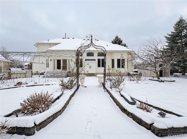 9688 Carmelo Court, Clarence, NY 14032