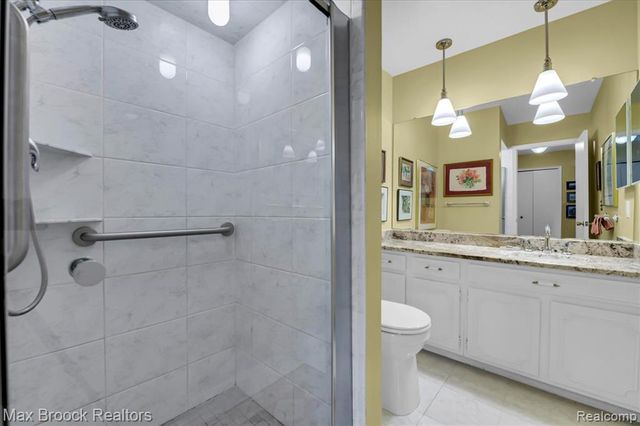 1711 Huntingwood Lane C, Bloomfield Hills, MI 48304