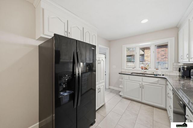 625 Sierra Drive, Lincoln, NE 68505