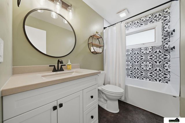 625 Sierra Drive, Lincoln, NE 68505