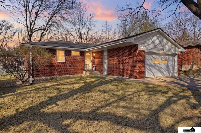 625 Sierra Drive, Lincoln, NE 68505