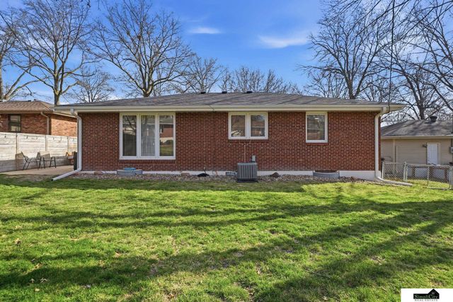 625 Sierra Drive, Lincoln, NE 68505