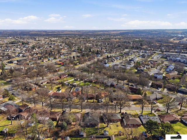 625 Sierra Drive, Lincoln, NE 68505