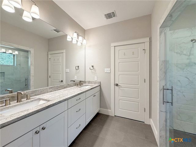 381 Monarch, Canyon Lake, TX 78133