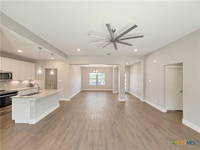 381 Monarch, Canyon Lake, TX 78133