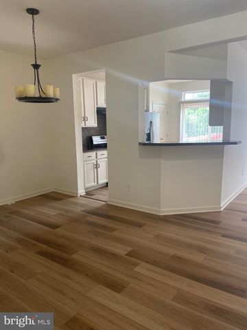 5 BRIDLE CT, Cherry Hill, NJ 08003