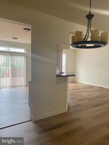 5 BRIDLE CT, Cherry Hill, NJ 08003