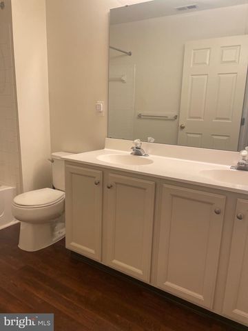 5 BRIDLE CT, Cherry Hill, NJ 08003