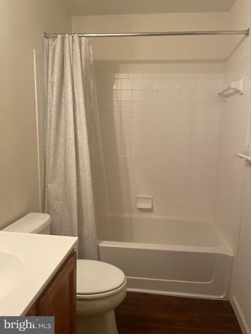 5 BRIDLE CT, Cherry Hill, NJ 08003