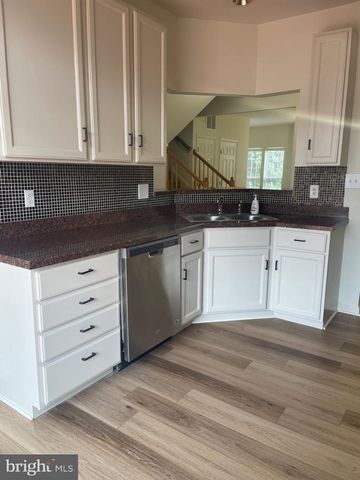 5 BRIDLE CT, Cherry Hill, NJ 08003