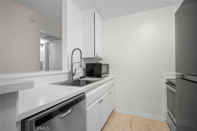 15425 Sherman 107A, Van Nuys, CA 91406