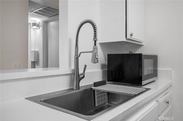 15425 Sherman 107A, Van Nuys, CA 91406