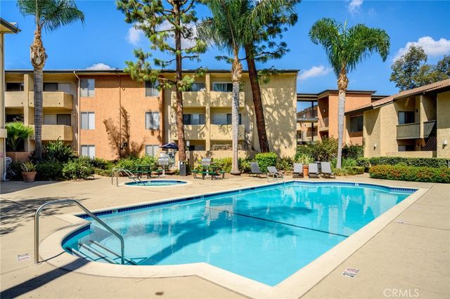 15425 Sherman 107A, Van Nuys, CA 91406