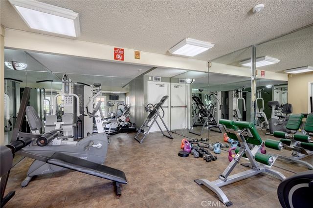 15425 Sherman 107A, Van Nuys, CA 91406