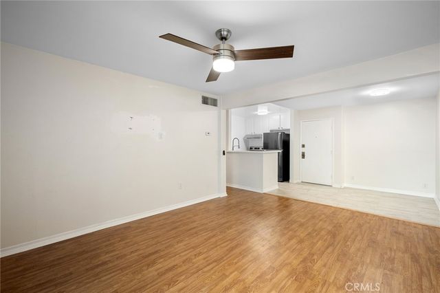 15425 Sherman 107A, Van Nuys, CA 91406