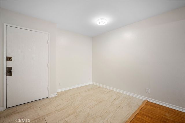 15425 Sherman 107A, Van Nuys, CA 91406