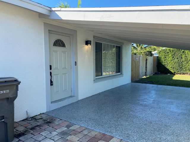 3436 Housatonic Drive S, West Palm Beach, FL 33406