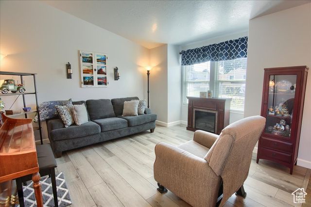 2816 W 4400 S, Roy, UT 84067