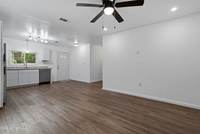 7083 Jefferson Street, Bay Saint Louis, MS 39520