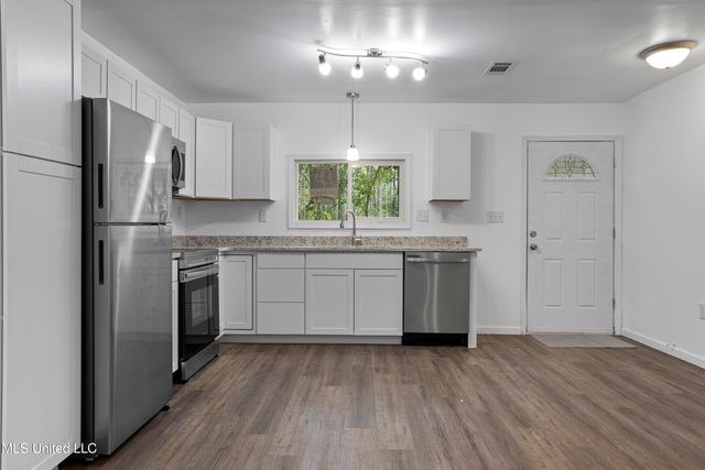 7083 Jefferson Street, Bay Saint Louis, MS 39520