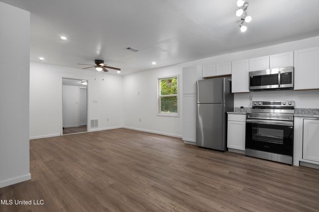 7083 Jefferson Street, Bay Saint Louis, MS 39520