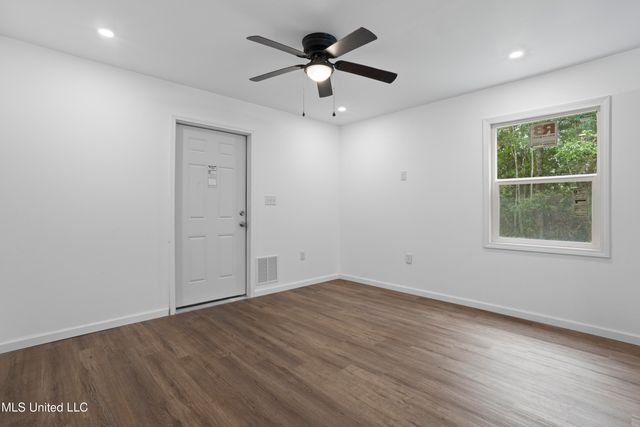 7083 Jefferson Street, Bay Saint Louis, MS 39520