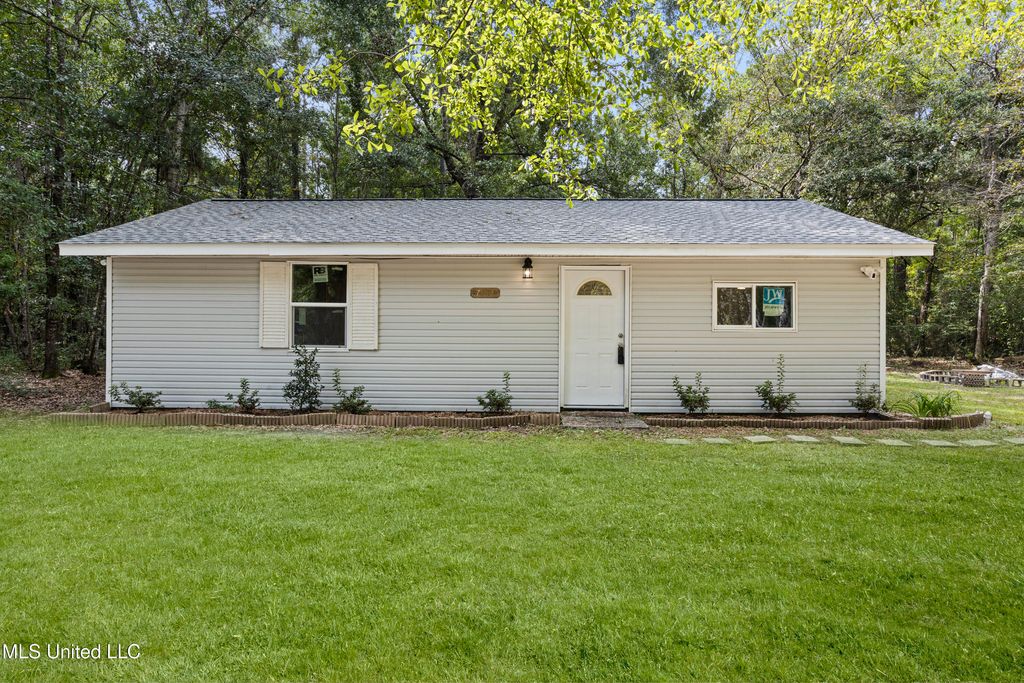 7083 Jefferson Street, Bay Saint Louis, MS 39520