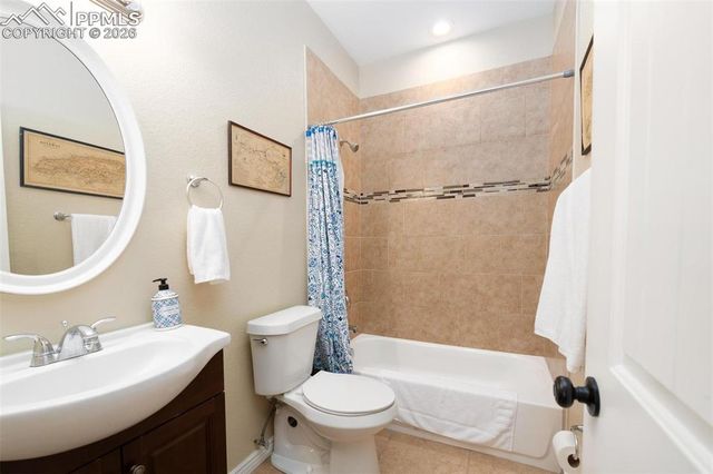 627 E Hills Road, Colorado Springs, CO 80909