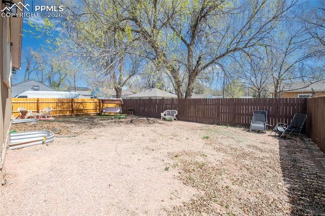 627 E Hills Road, Colorado Springs, CO 80909