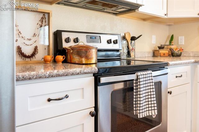 627 E Hills Road, Colorado Springs, CO 80909