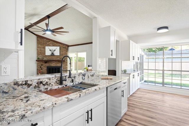 6698 ARROWROOT Drive, Jacksonville, FL 32244