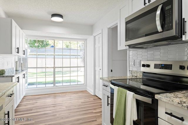 6698 ARROWROOT Drive, Jacksonville, FL 32244