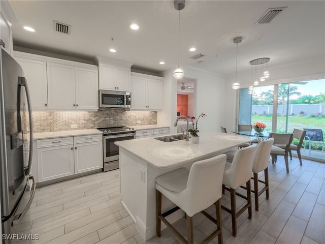 2543 SEYCHELLES DR 604, Naples, FL 34112