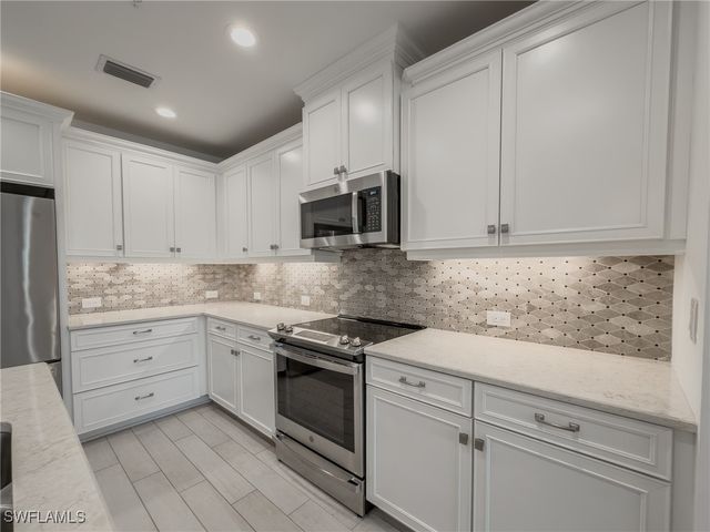 2543 SEYCHELLES DR 604, Naples, FL 34112