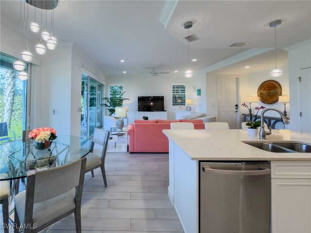 2543 SEYCHELLES DR 604, Naples, FL 34112