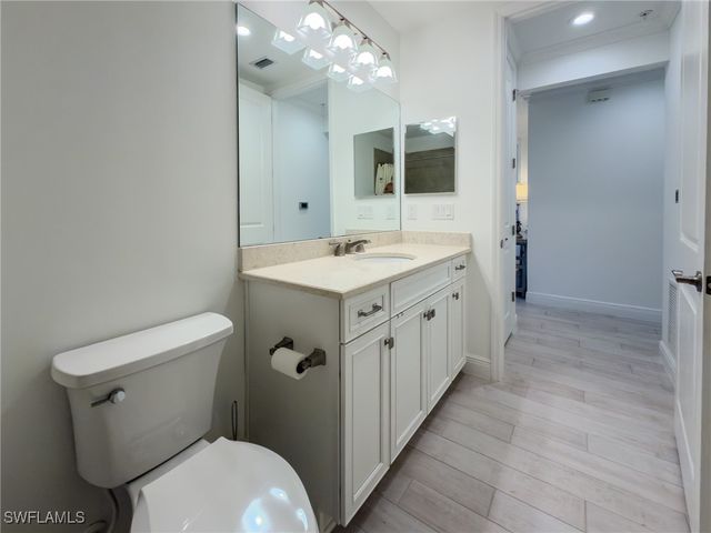 2543 SEYCHELLES DR 604, Naples, FL 34112