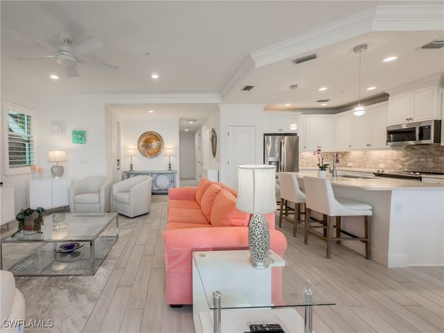 2543 SEYCHELLES DR 604, Naples, FL 34112