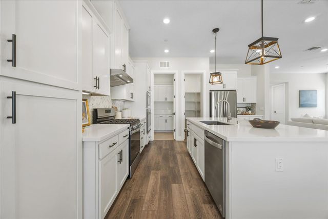 9048 Whitefish Way, Roseville, CA 95747
