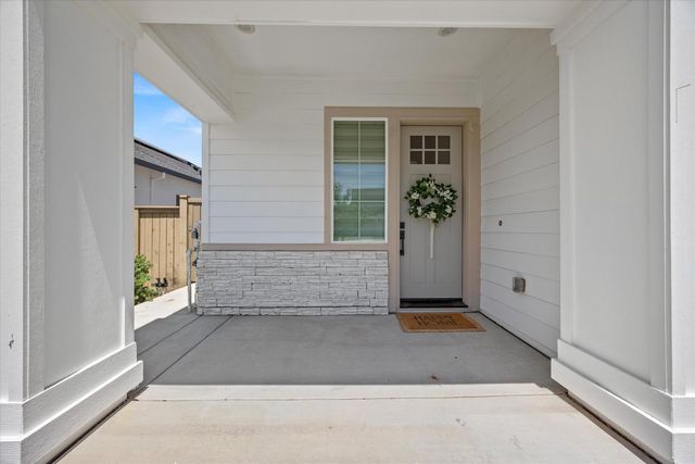9048 Whitefish Way, Roseville, CA 95747