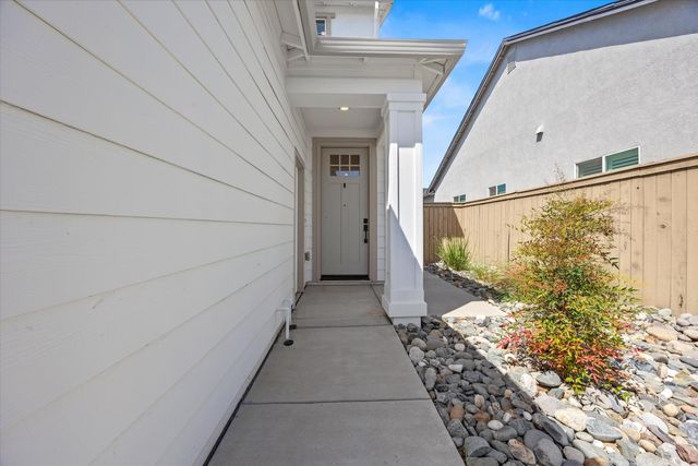 9048 Whitefish Way, Roseville, CA 95747