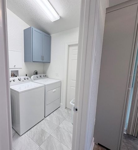 313 N HILL AVENUE, Deland, FL 32724