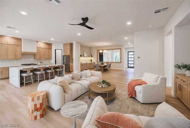 929 Viscanio Place, Las Vegas, NV 89138