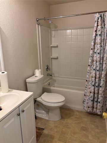 509 Roundrock Lane, Fort Worth, TX 76140