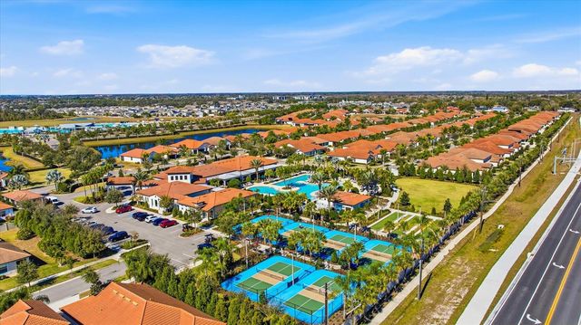 5209 WINDY GROVE DRIVE, Wimauma, FL 33598