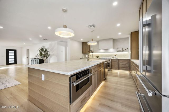 5129 E VOLTAIRE Avenue, Scottsdale, AZ 85254