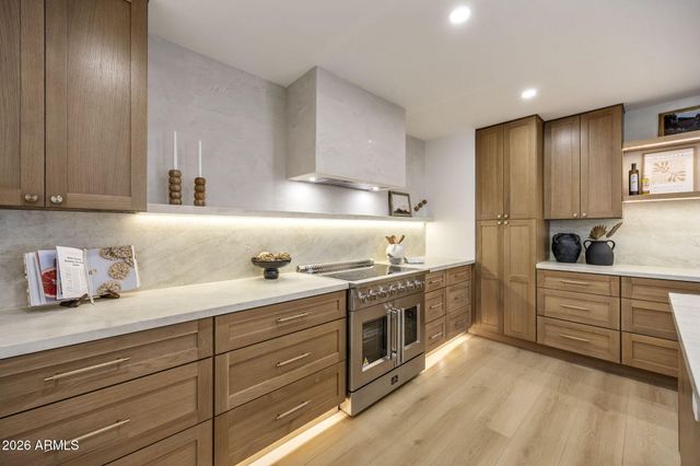 5129 E VOLTAIRE Avenue, Scottsdale, AZ 85254