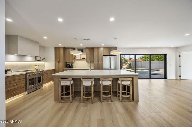 5129 E VOLTAIRE Avenue, Scottsdale, AZ 85254